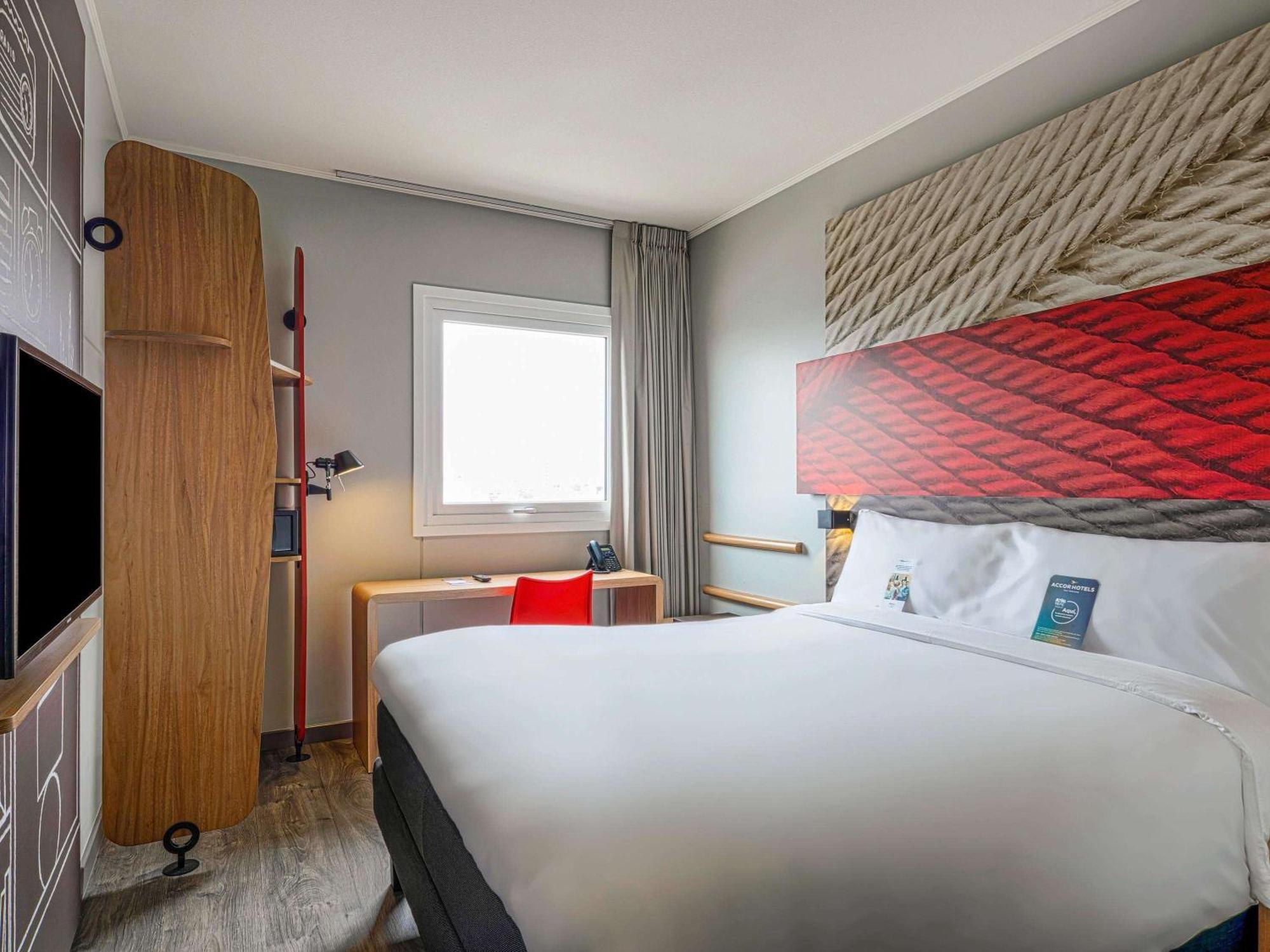 Ibis 4*