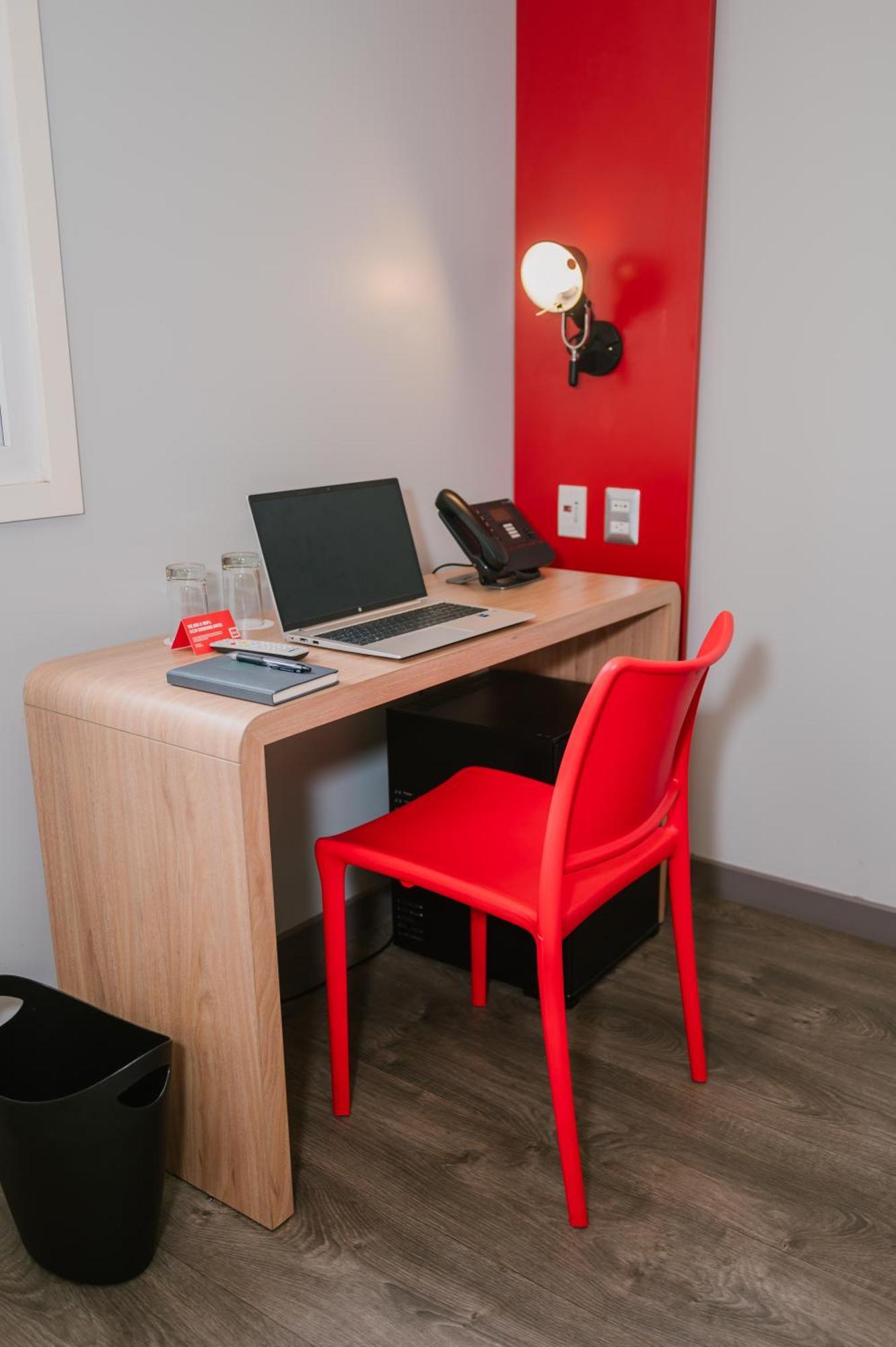 Ibis 4*